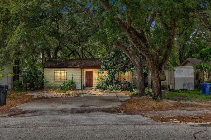 1210 E 140th Ave, FL