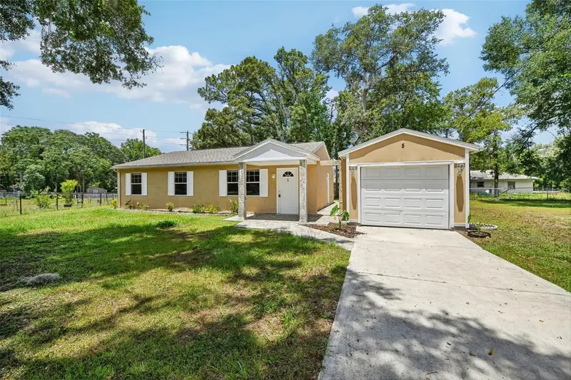 5 Cedar Ln, FL