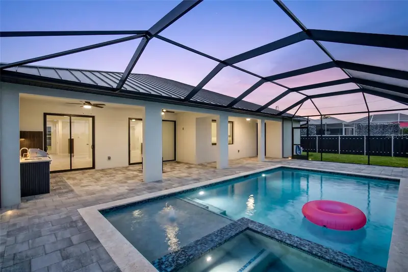 819 Sw 16th Ter, FL