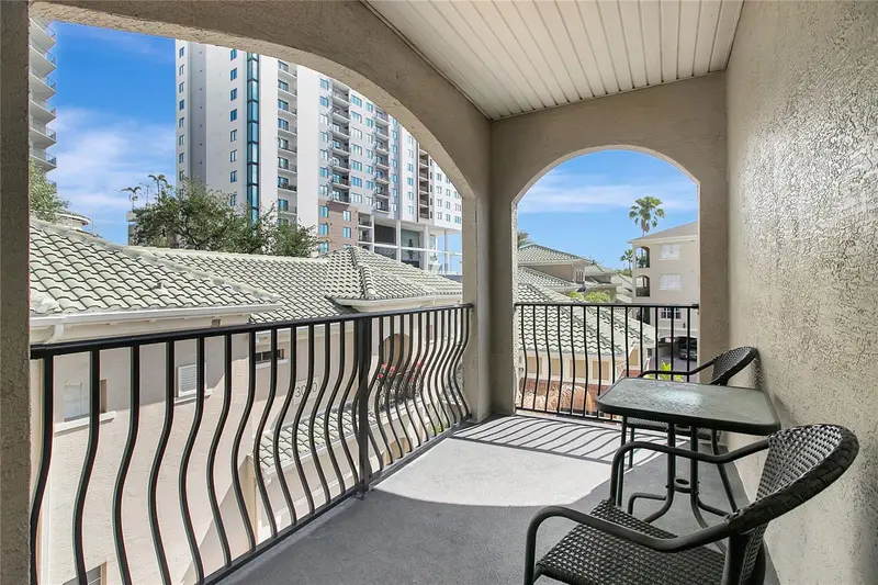 501 Knights Run Ave #2202, FL