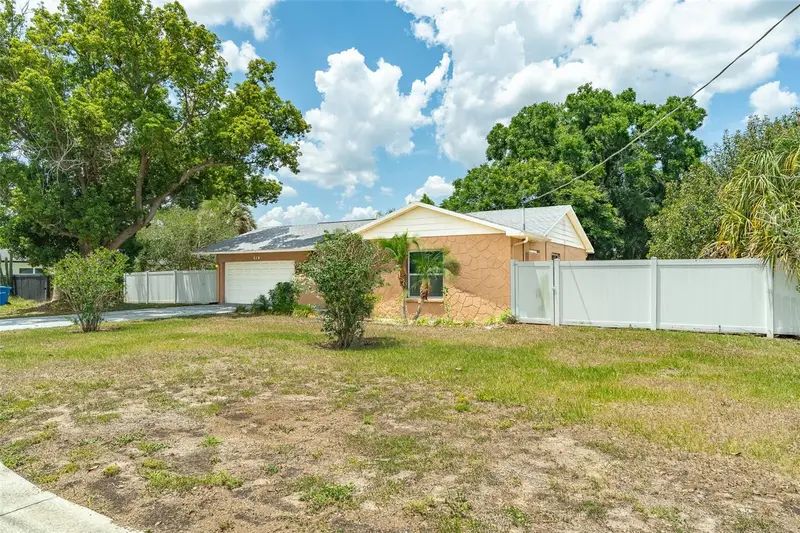 614 E Wheeler Rd, FL