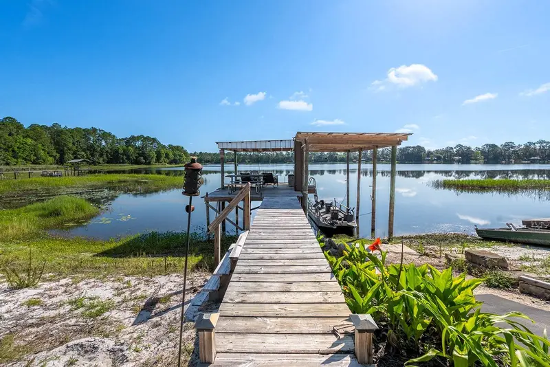 588 S County Road 21, FL