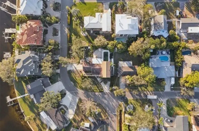 100 Augusta Ave, FL