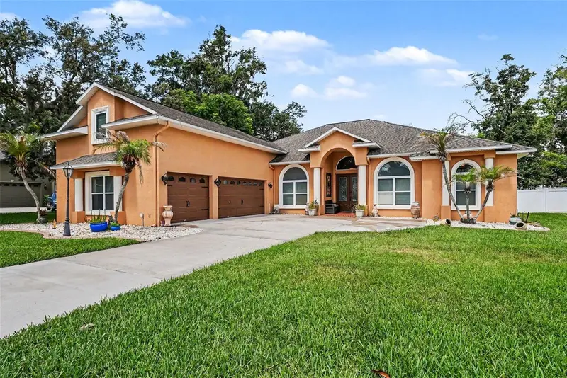 2305 Valrico Forest Dr, FL