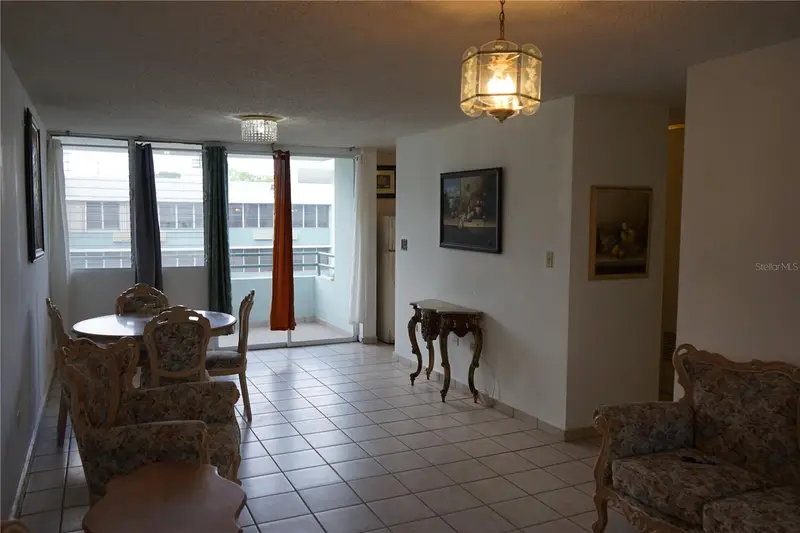 1 Cond Westernlake Village #502b, PR