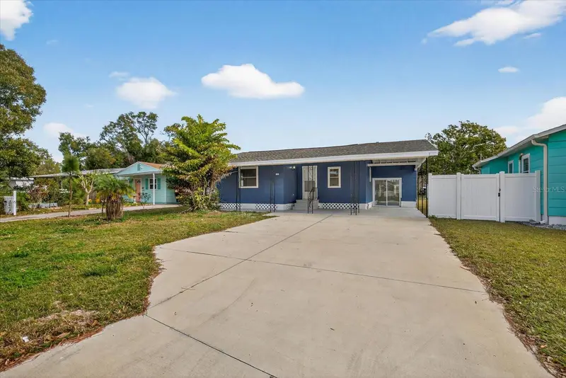 5801 Magnolia St N, FL
