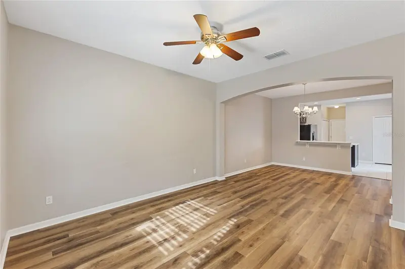 506 Rainbow Springs Loop, FL