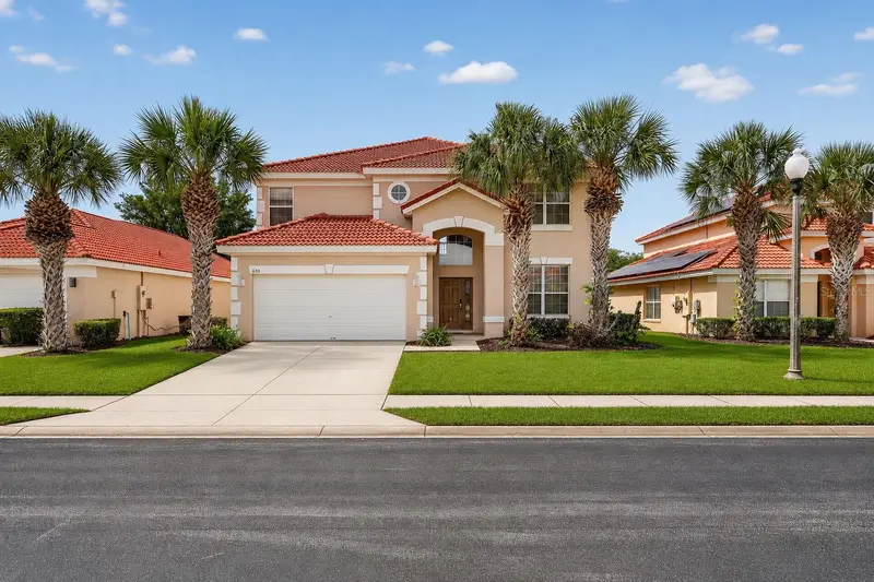 630 Solana Cir, FL