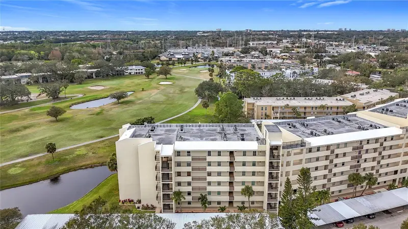 225 Country Club Dr #1404, FL