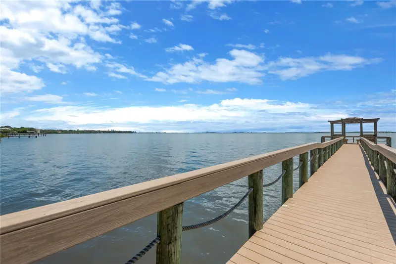 2852 Bayshore Trails Dr, FL