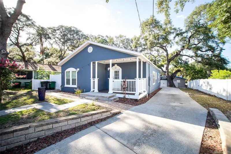 415 Dr Ml King Jr St N, FL