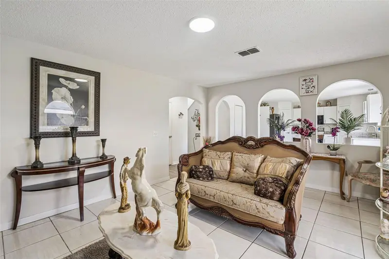 7 Bolton Ct, FL