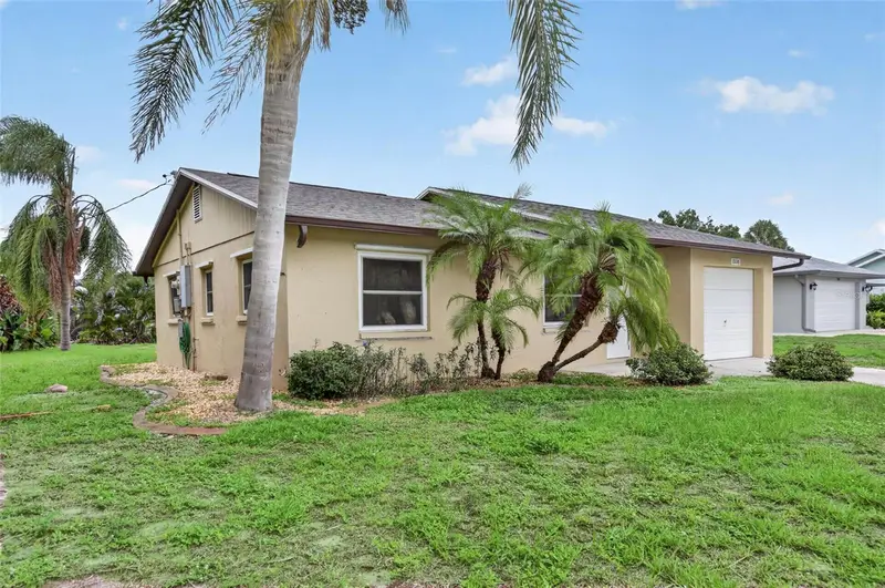 10136 Peach Ave, FL