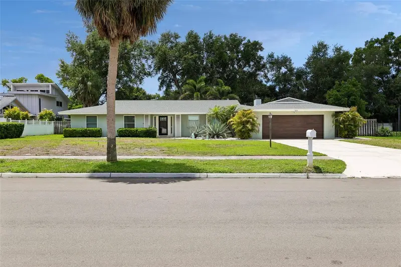 322 Suwanee Ave, FL