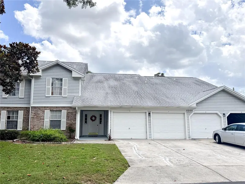 5300 White Cliff Ln #8, FL