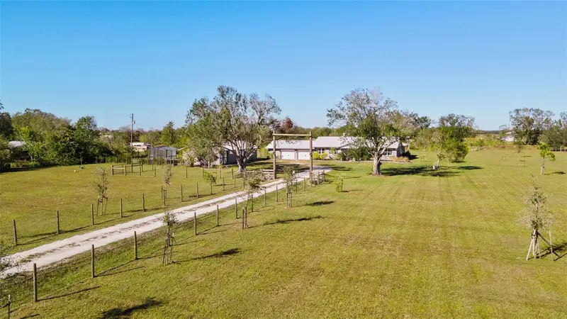 2222 Se Mcclelland Drive, FL