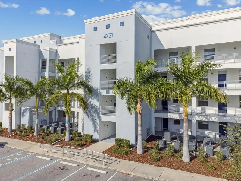 4721 Clock Tower Dr #107, FL