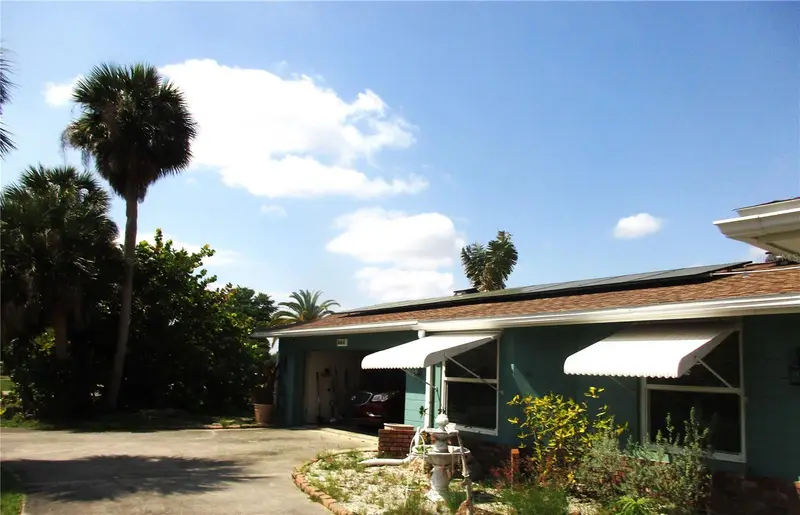 644 Blue Ln Nw, FL