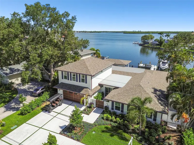 1907 Arrowhead Dr Ne, FL