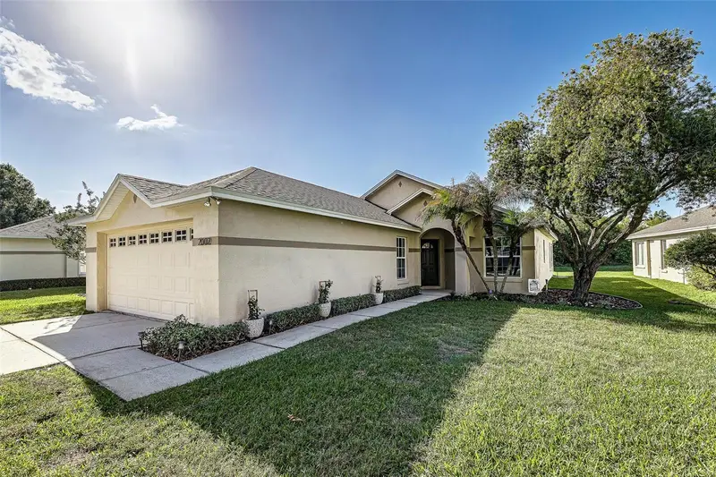 2002 Rocky Pointe Dr, FL
