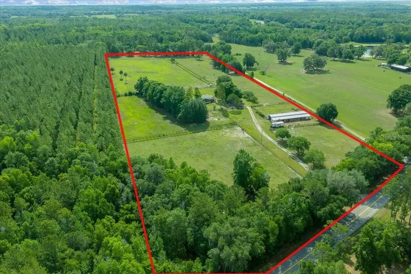 18585 N Highway 329, FL