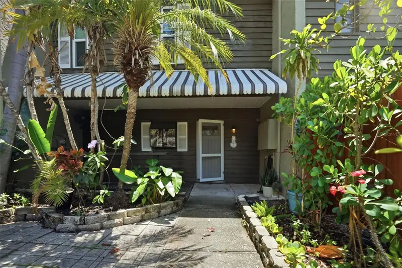 727 N Himes Ave, FL