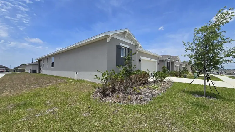802 Ballantyne Dr, FL