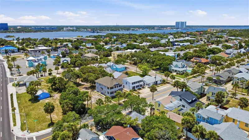 215 S Oleander Ave, FL