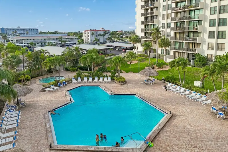 400 Island Way #211, FL