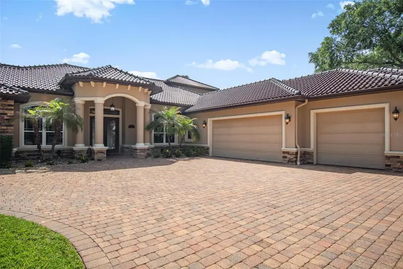 2 Caitlin Ct, FL