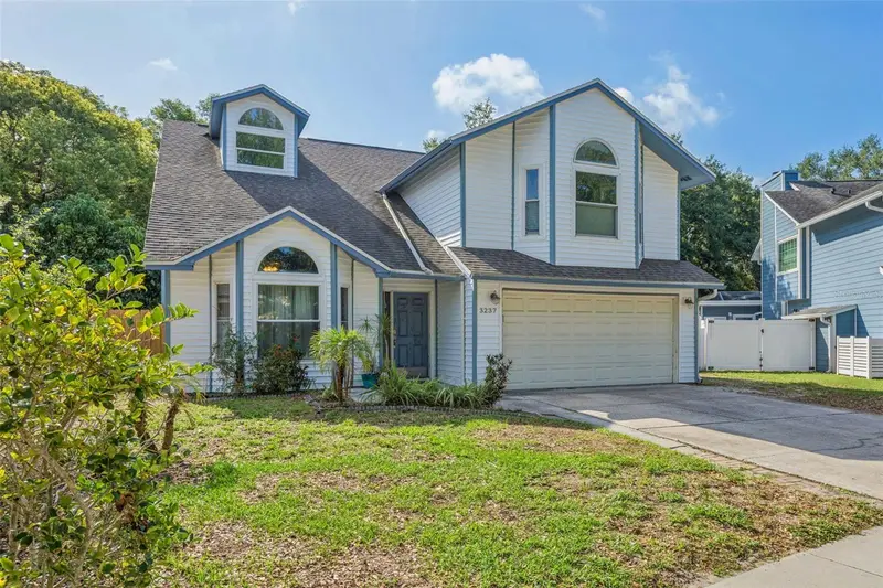 3237 Montrose Cir, FL