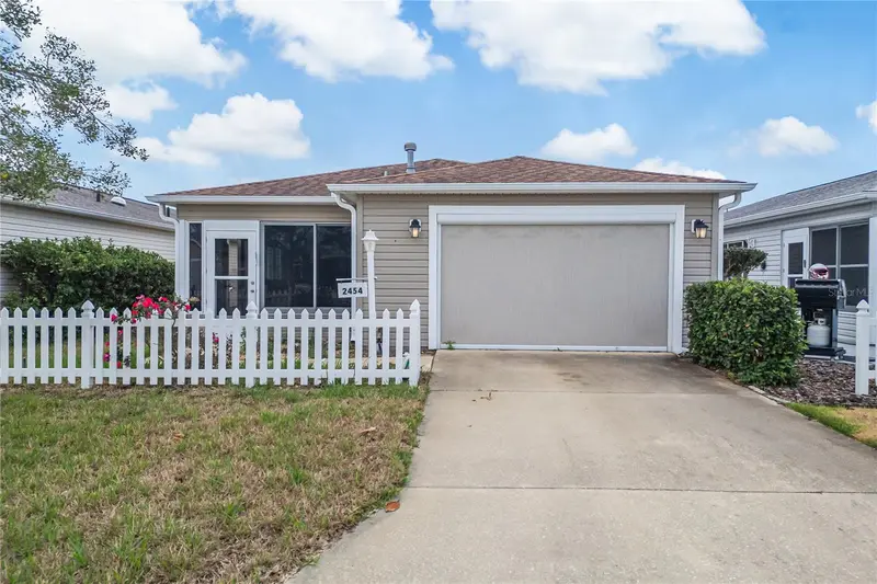 2454 Southern Oak Street, FL