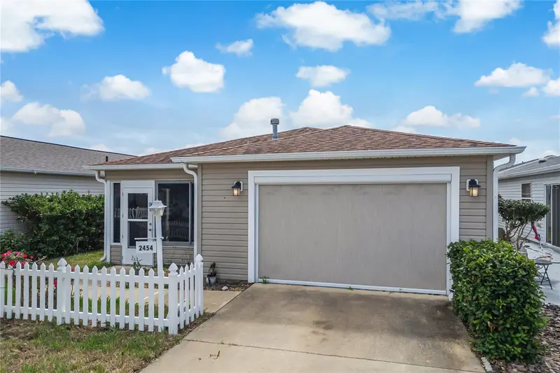 2454 Southern Oak St, FL