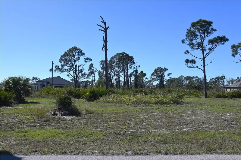 32 Coxswain Cir, FL