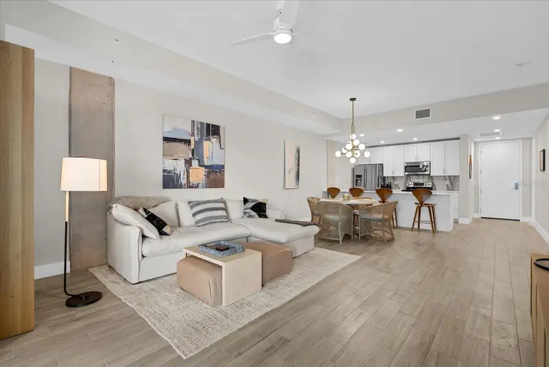 332 Cocoanut Ave #302, FL