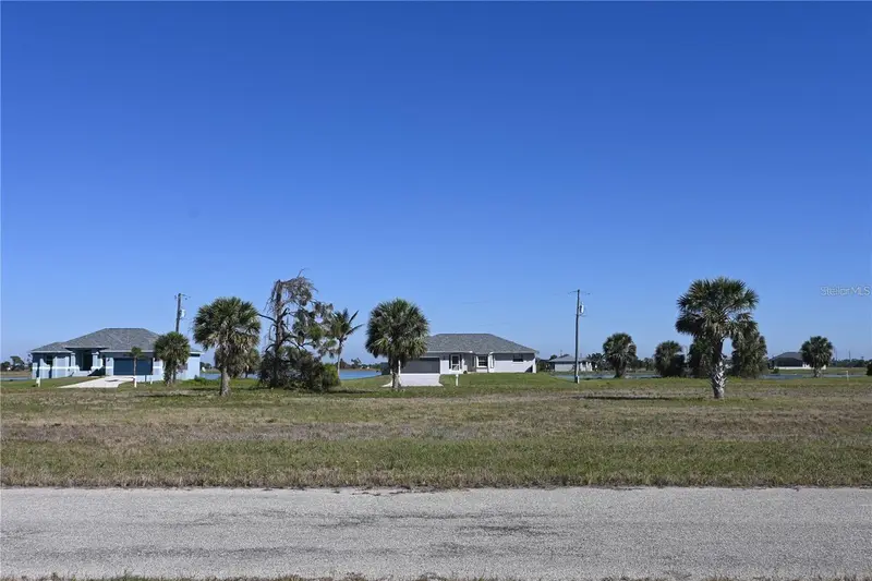 10 Meadowlark Ln, FL