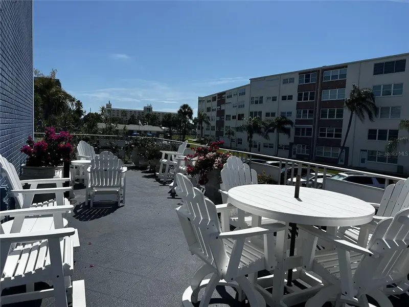 5555 Gulf Blvd #310, FL