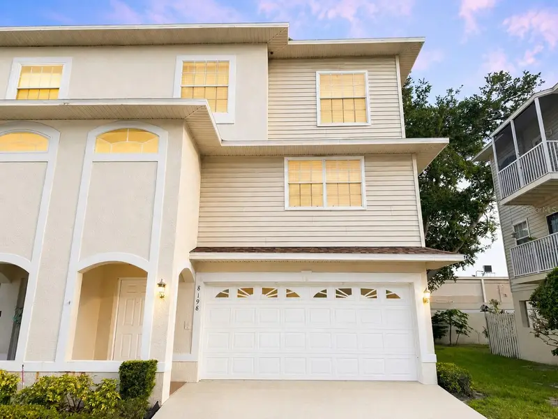 8198 Eagles Park Dr, FL