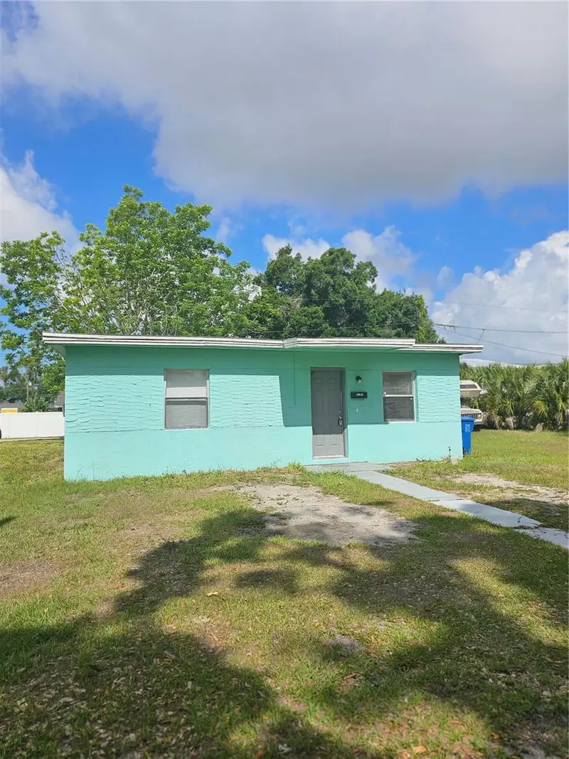 1147 32nd St S, FL