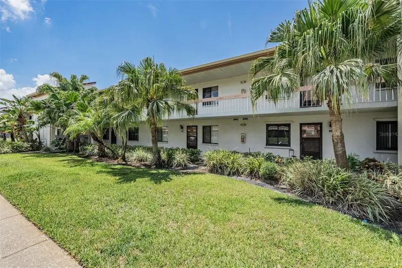 112 Lakeview Pl #12, FL