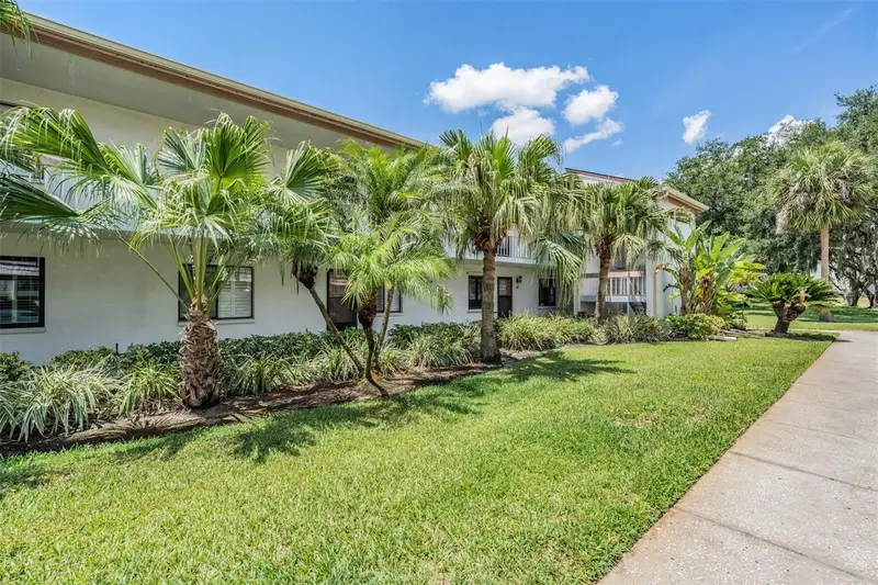 112 Lakeview Pl #12, FL