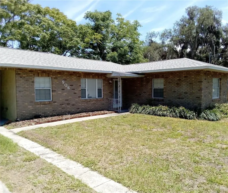 906 Oak Dr, FL