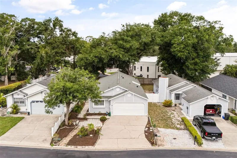 106 Lamplighter Dr, FL