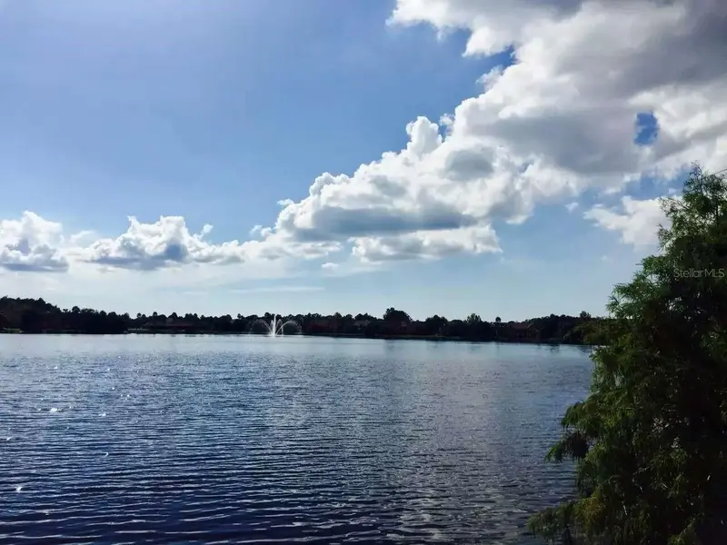 9020 Lake Chase Island Way #9020, FL