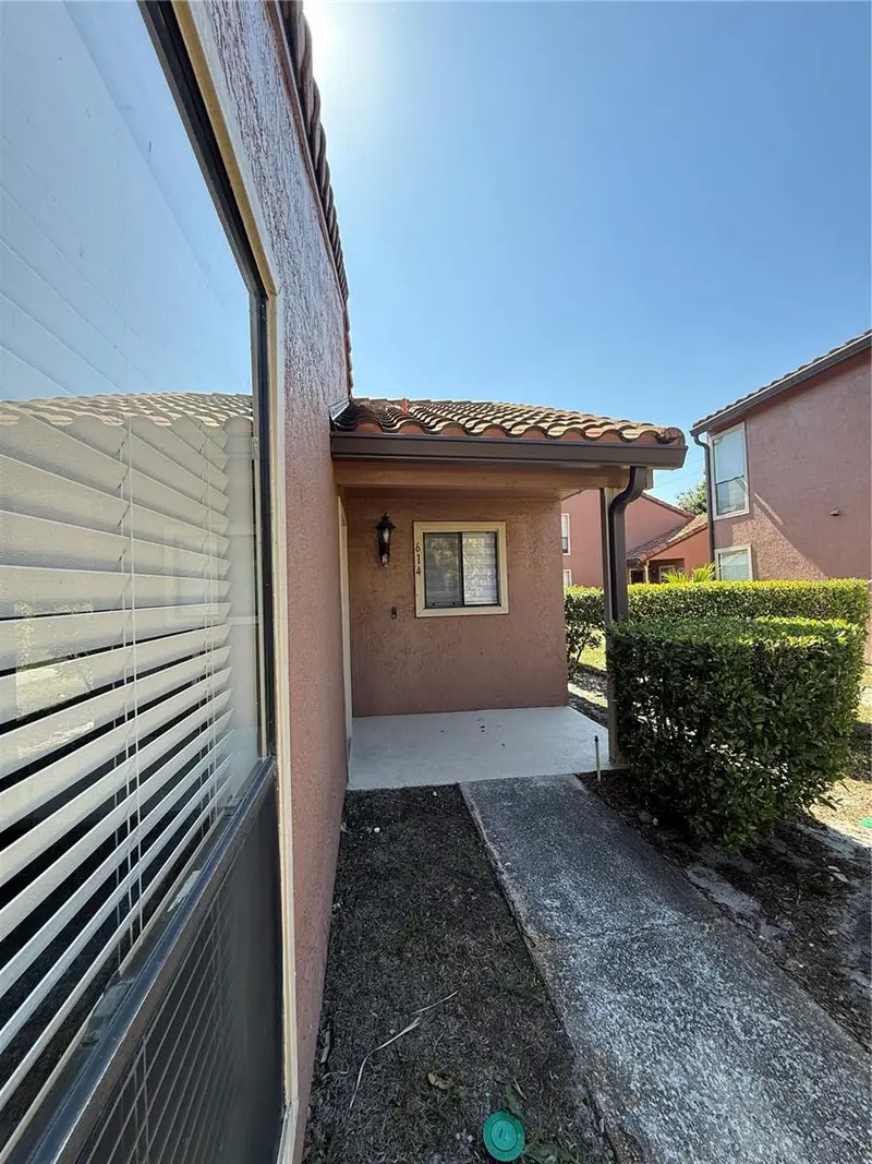 614 Saint Johns Ct #614, FL