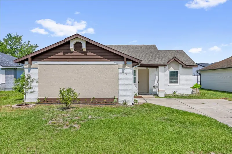 115 Coralwood Cir, FL