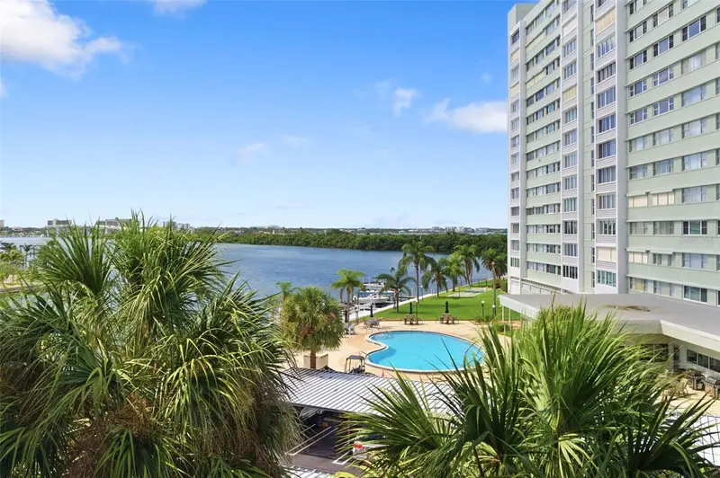 51 Island Way, FL