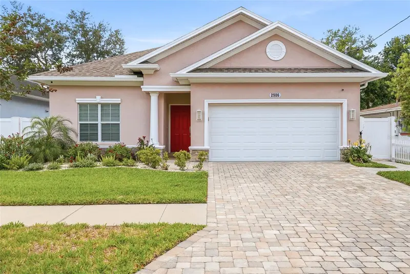 2906 W Douglas St, FL