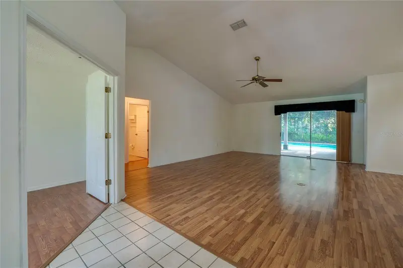 203 Live Oak Ct, FL