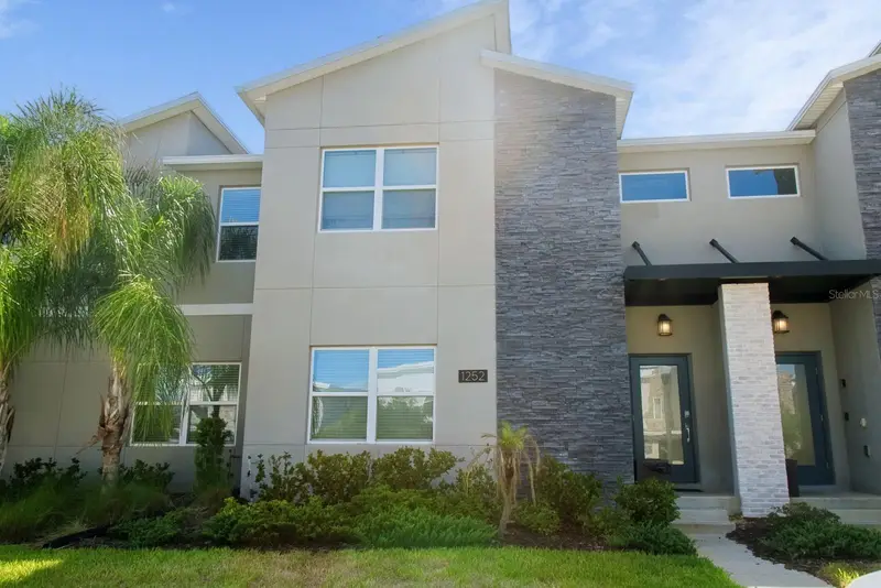 1252 Challenge Dr, FL